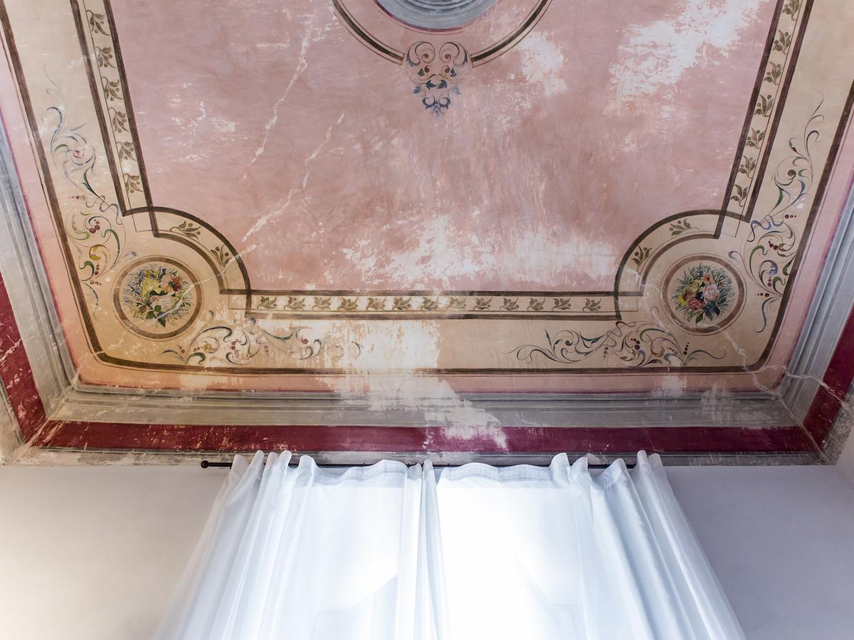 Palazzo Melfi Hotel Comiso Exterior photo