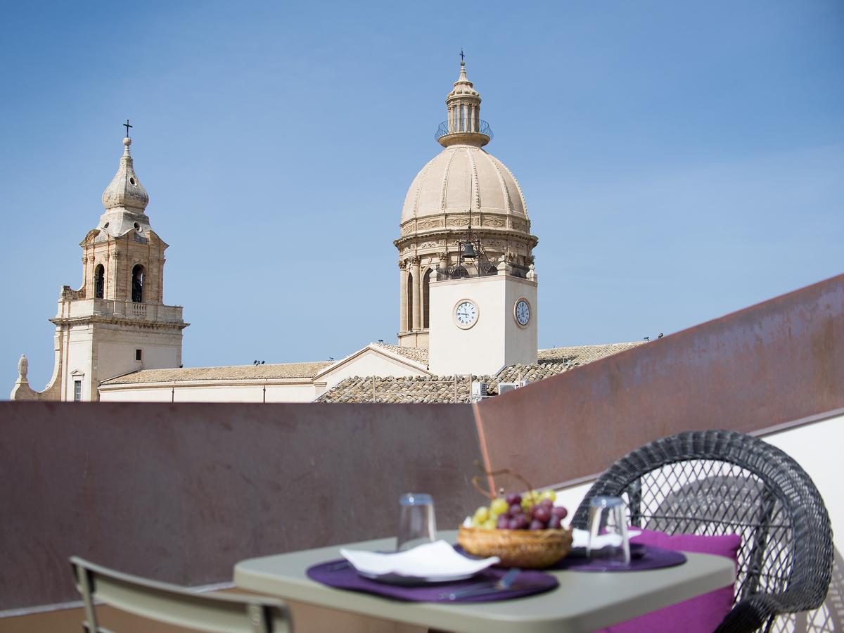 Palazzo Melfi Hotel Comiso Exterior photo
